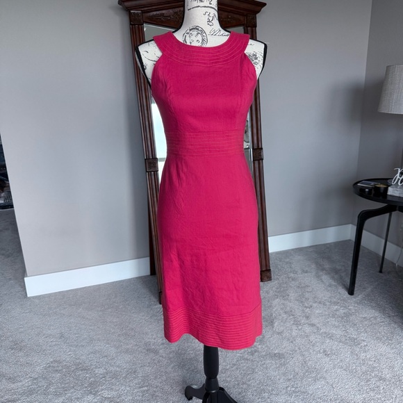 Elegant Burnt Orange Sleeveless Dress - Picture 1 of 12